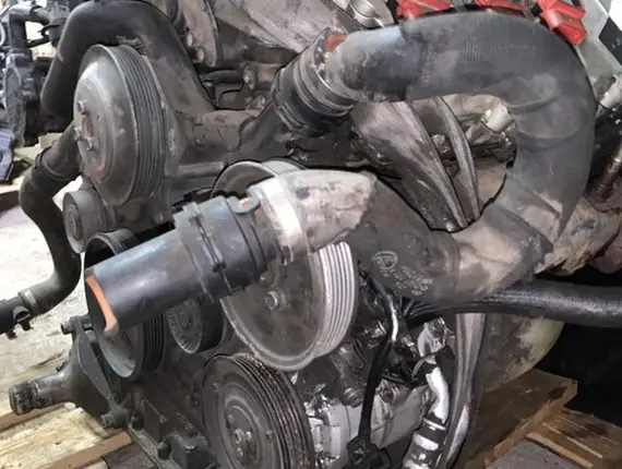 Двигатель AUDI A6 BDW 10527
