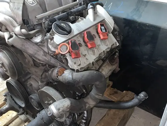 Двигатель AUDI A6 BDW 10527
